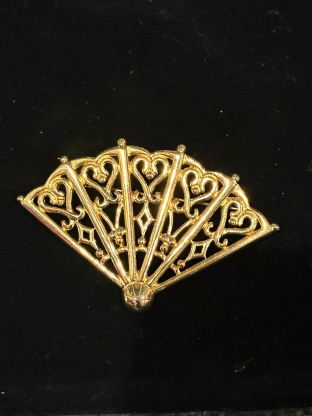 Anne Klein Fan Brooch Gold Tone Filigree Heart Motif Signed 1980s Vintage